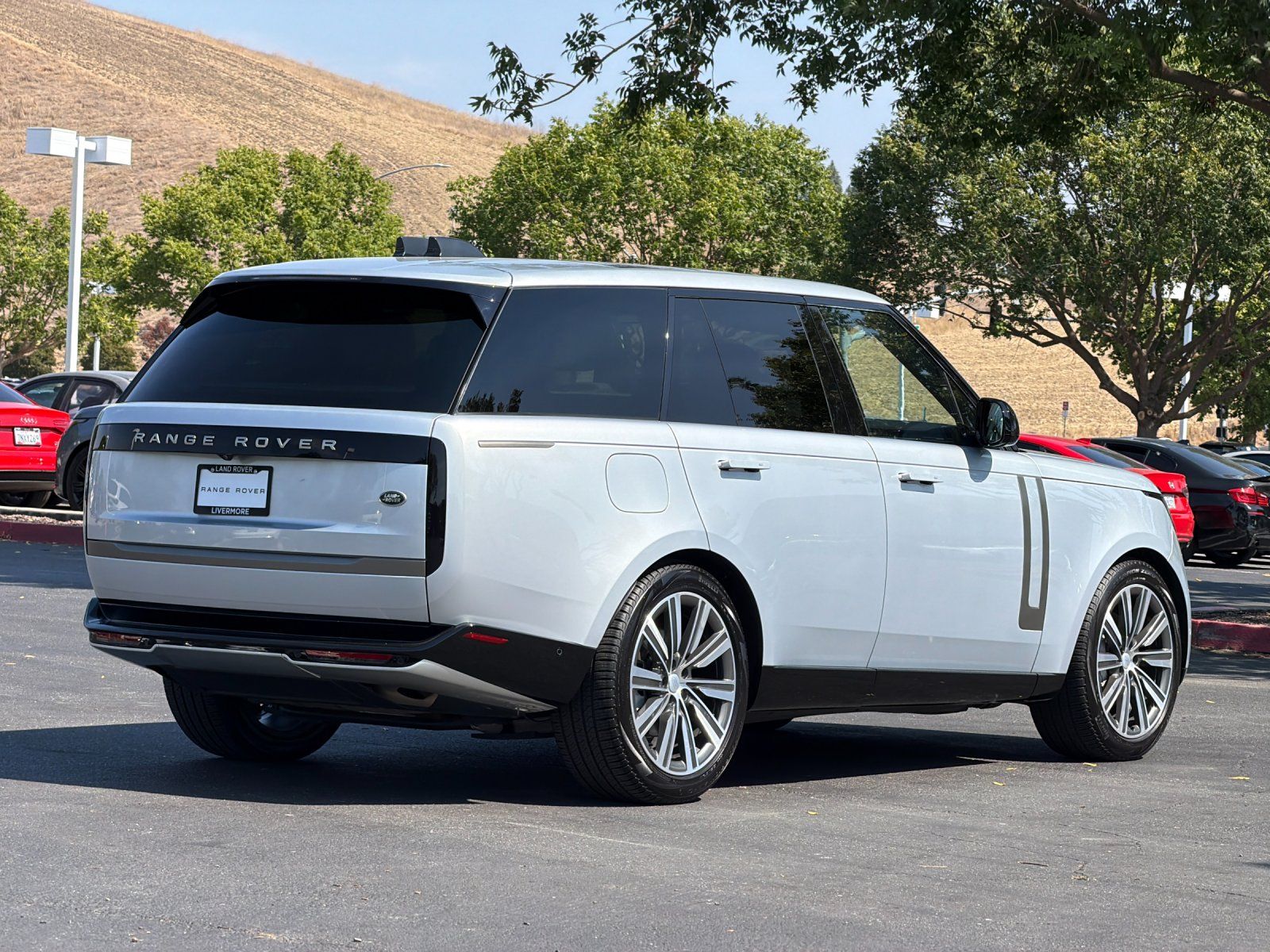 2023 Land Rover Range Rover SE — full photo 5 of 28