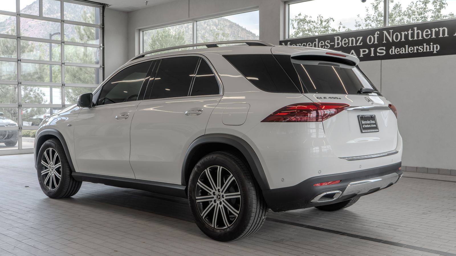 2025 Mercedes-Benz GLE GLE 450e — full photo 12 of 34