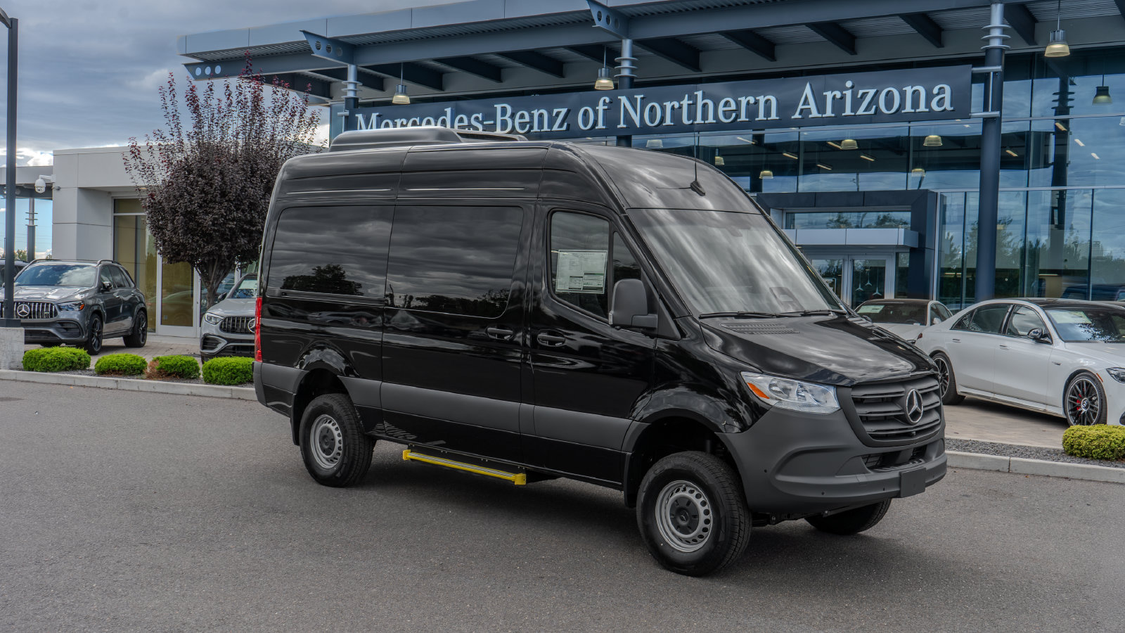 2026 Mercedes-Benz Sprinter 2500 Passenger 144 WB — photo 1 of 37
