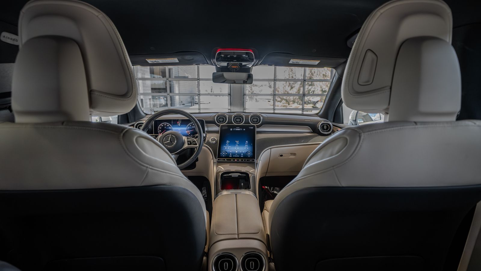 2024 Mercedes-Benz GLC GLC 300 — foto completa 25 de 33