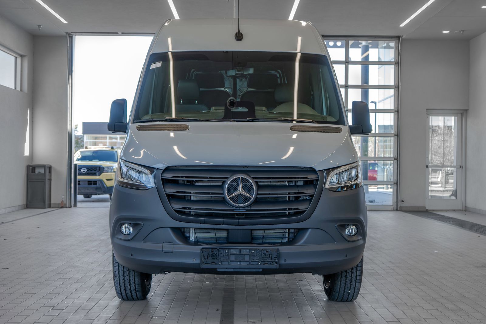 2025 Mercedes-Benz Sprinter 2500 Cargo 144 WB — foto completa 11 de 34