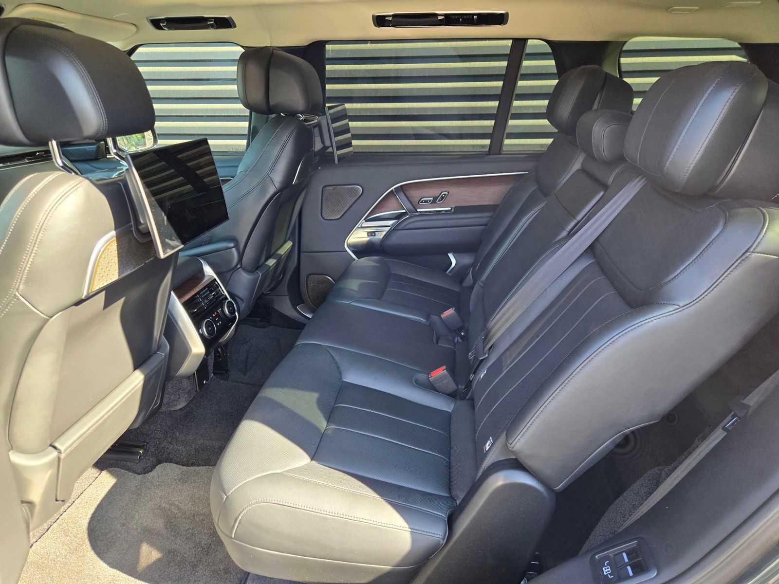 2024 Land Rover Range Rover Autobiography — foto completa 10 de 45