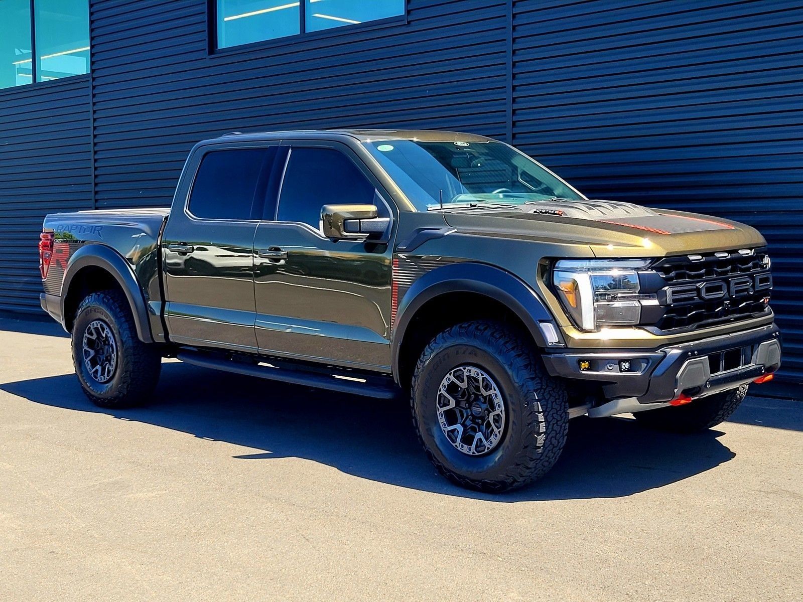2024 Ford F-150 Raptor — full photo 9 of 46