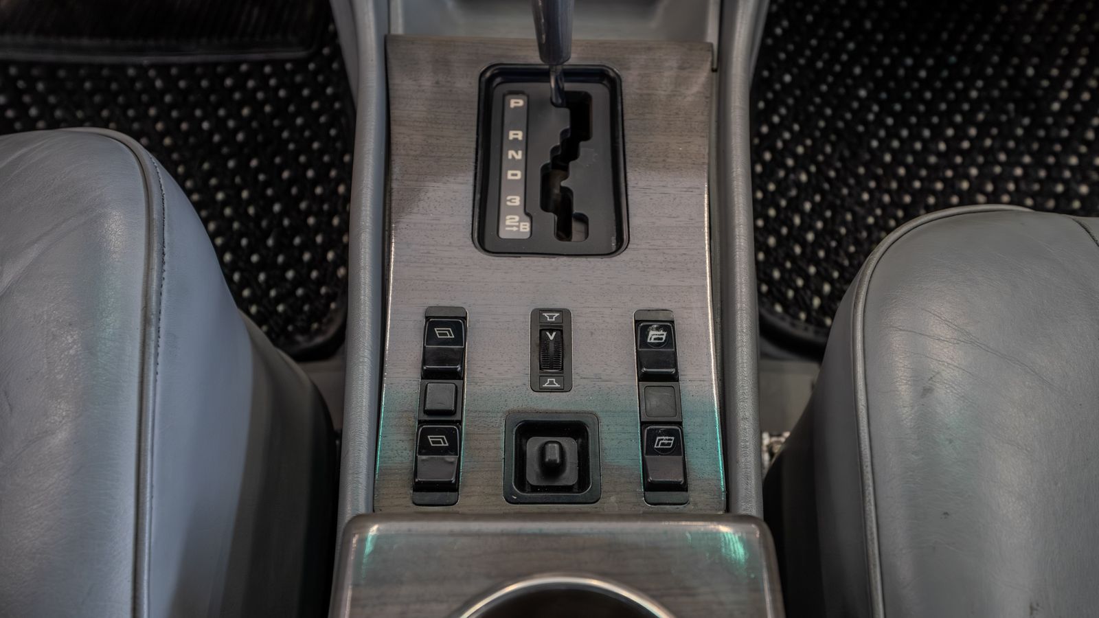 1984 Mercedes 500 SEL — full photo 33 of 46