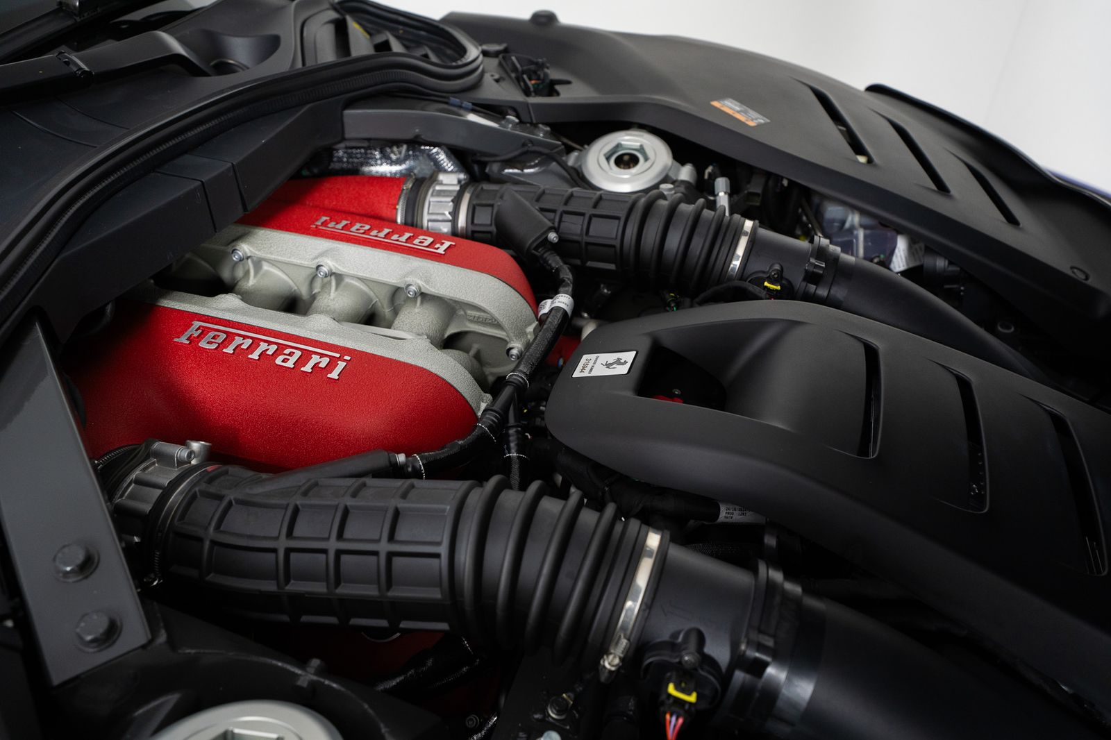 2025 Ferrari Purosangue — full photo 64 of 66