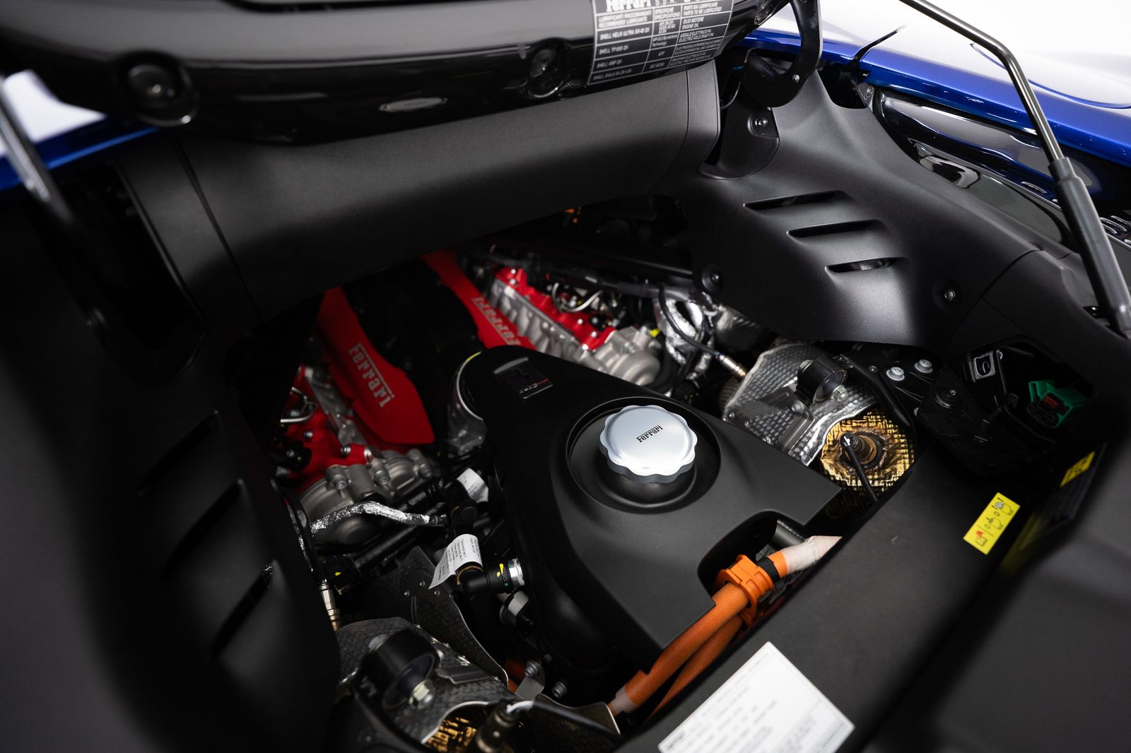 2025 Ferrari SF90 Spider — full photo 35 of 67
