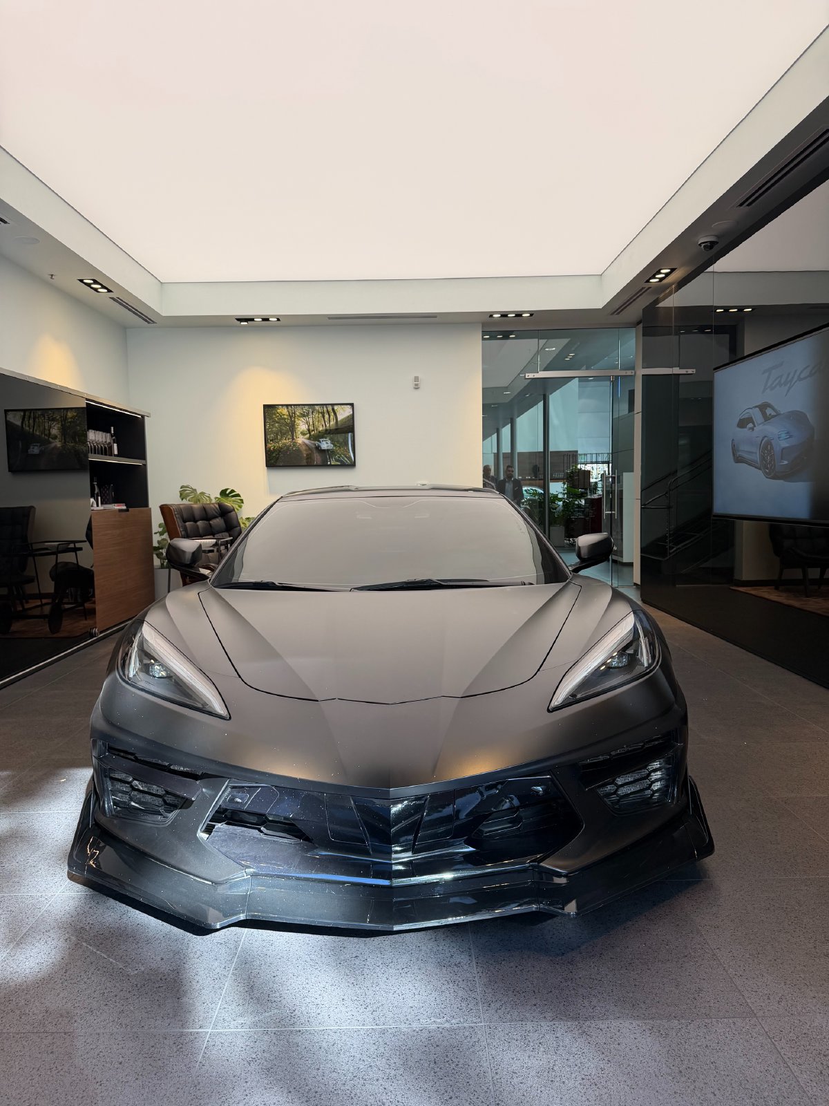 2020 Chevrolet Corvette Stingray — foto 1 de 8