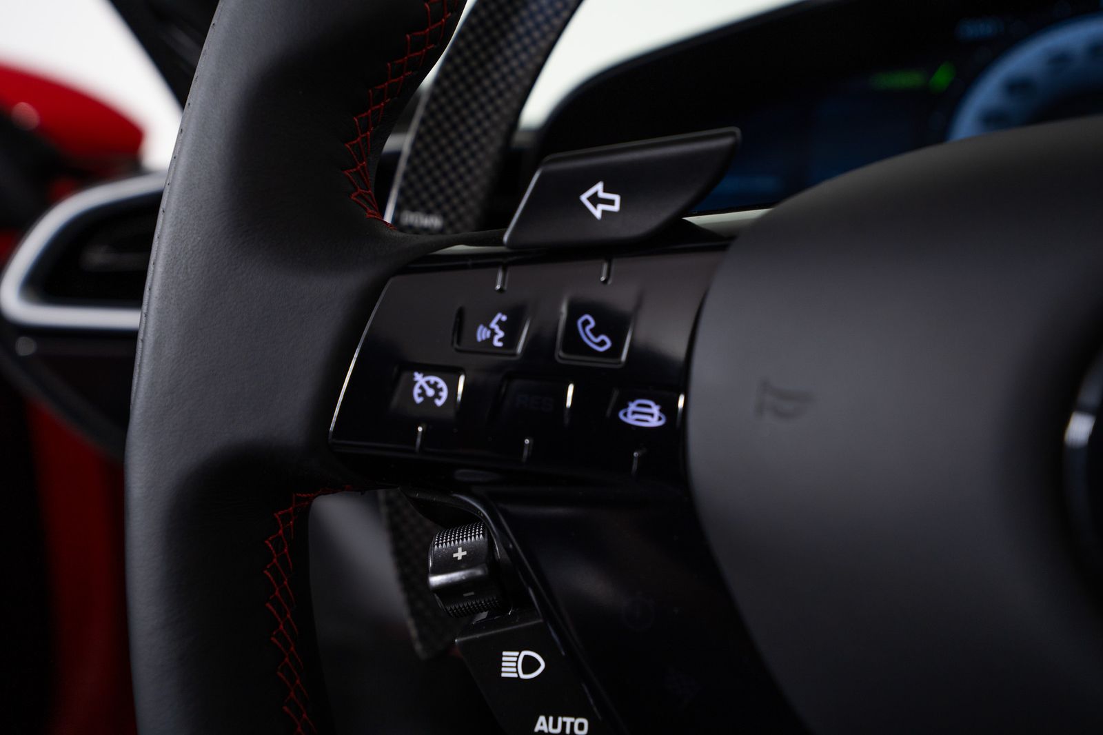 2025 Ferrari 296 GTS — full photo 28 of 43
