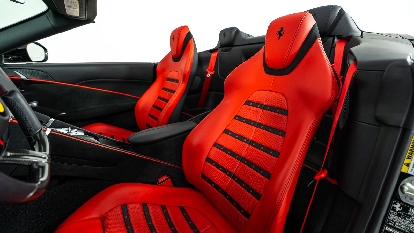 2025 Ferrari Roma Spider — full photo 16 of 41