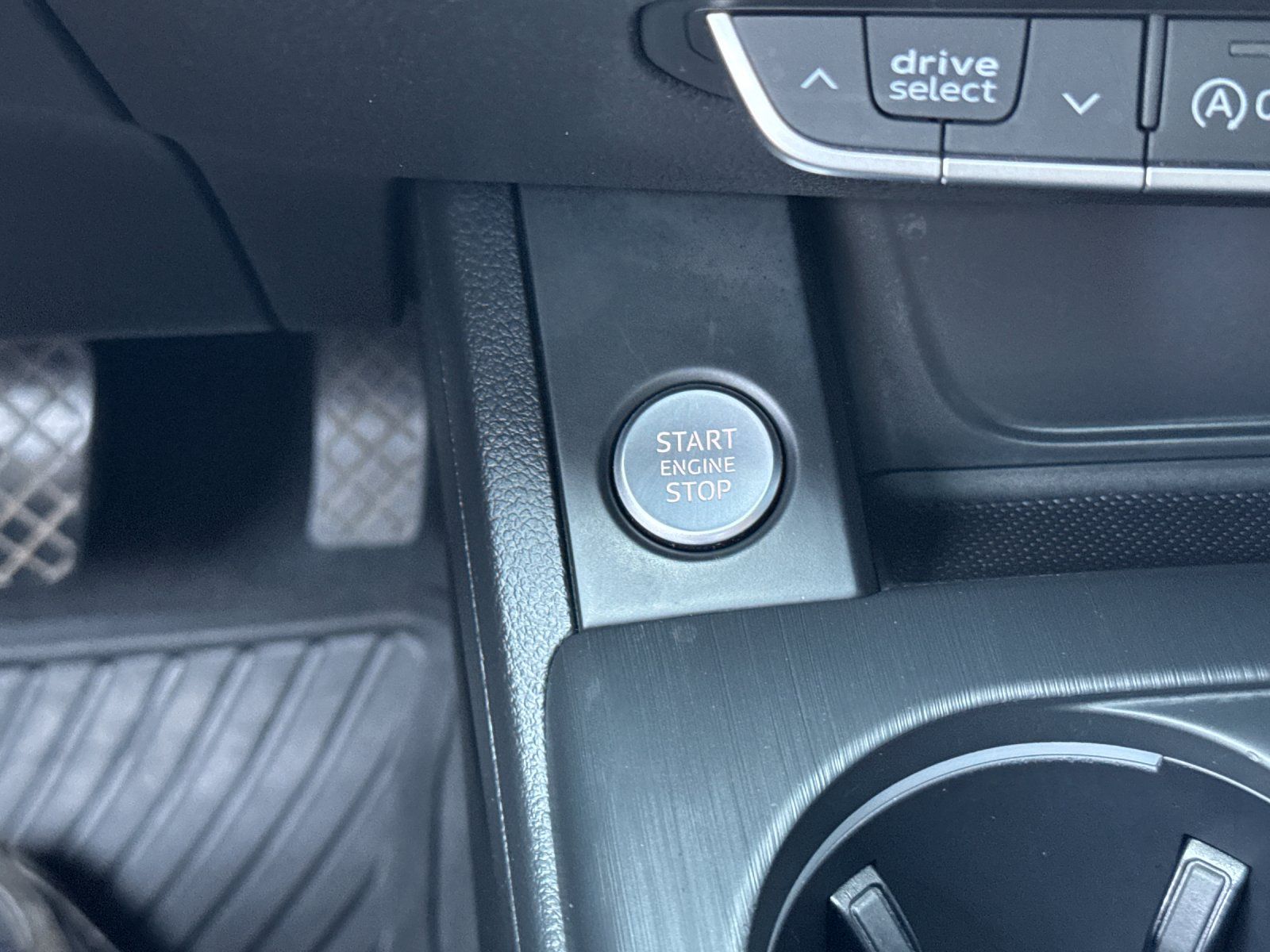 2018 Audi A4 2.0T Premium Plus — full photo 22 of 28