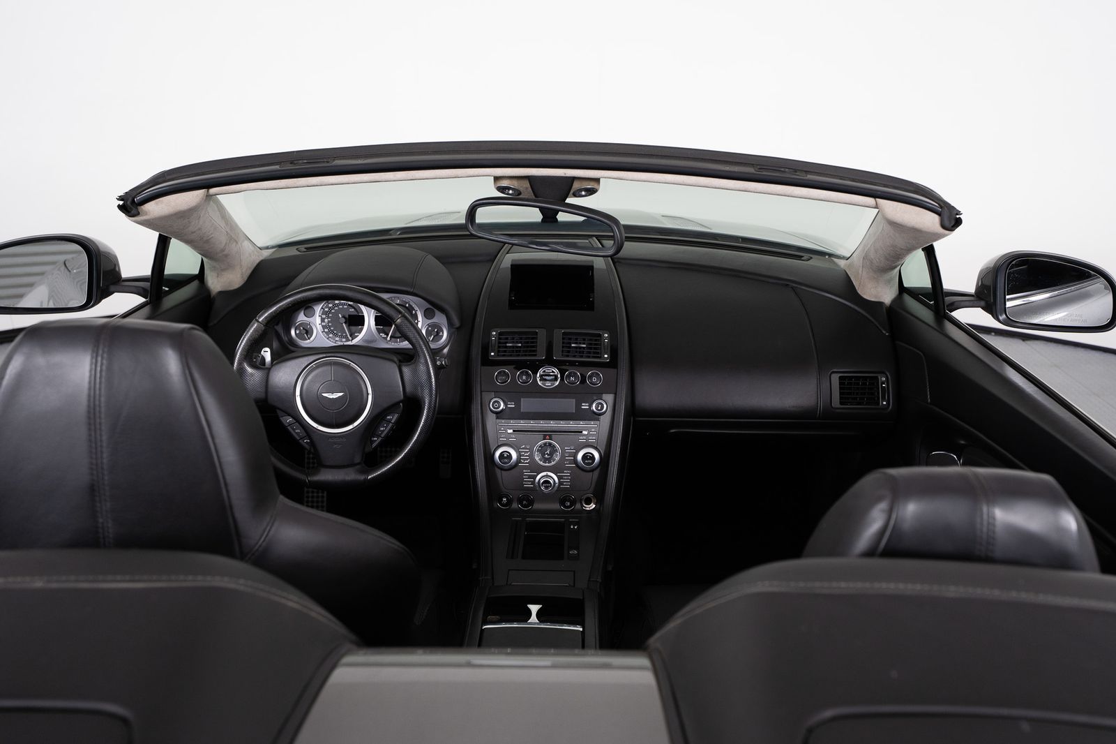 2012 Aston Martin V8 Vantage — foto completa 32 de 49