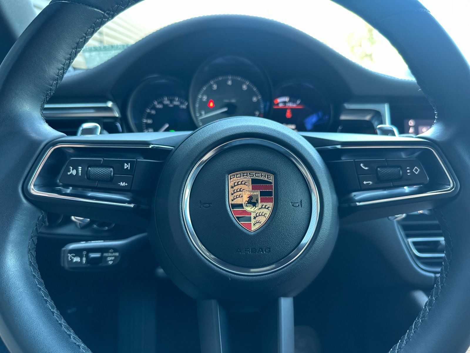 2024 Porsche Macan S — full photo 22 of 27