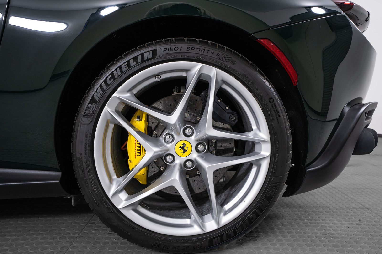 2023 Ferrari Roma — foto completa 11 de 45