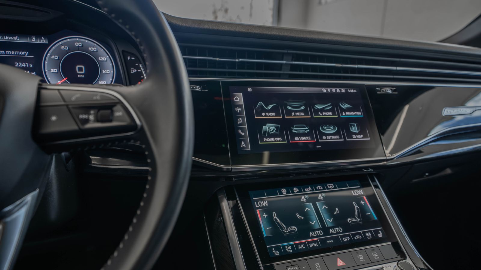 2020 Audi Q8 55 Premium Plus — full photo 32 of 34