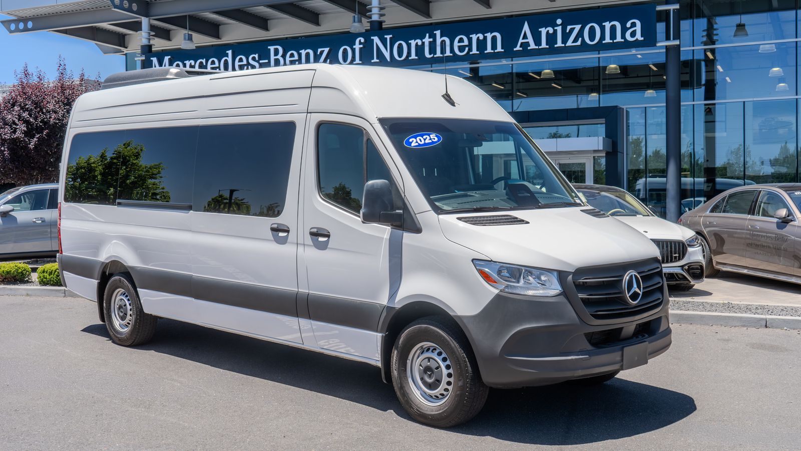 2025 Mercedes-Benz Sprinter 2500 Passenger 170 WB — full photo 1 of 35