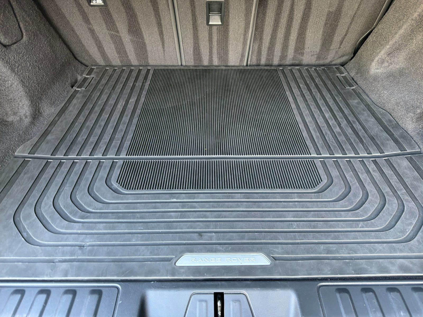 2024 Land Rover Range Rover Sport SE — full photo 15 of 29