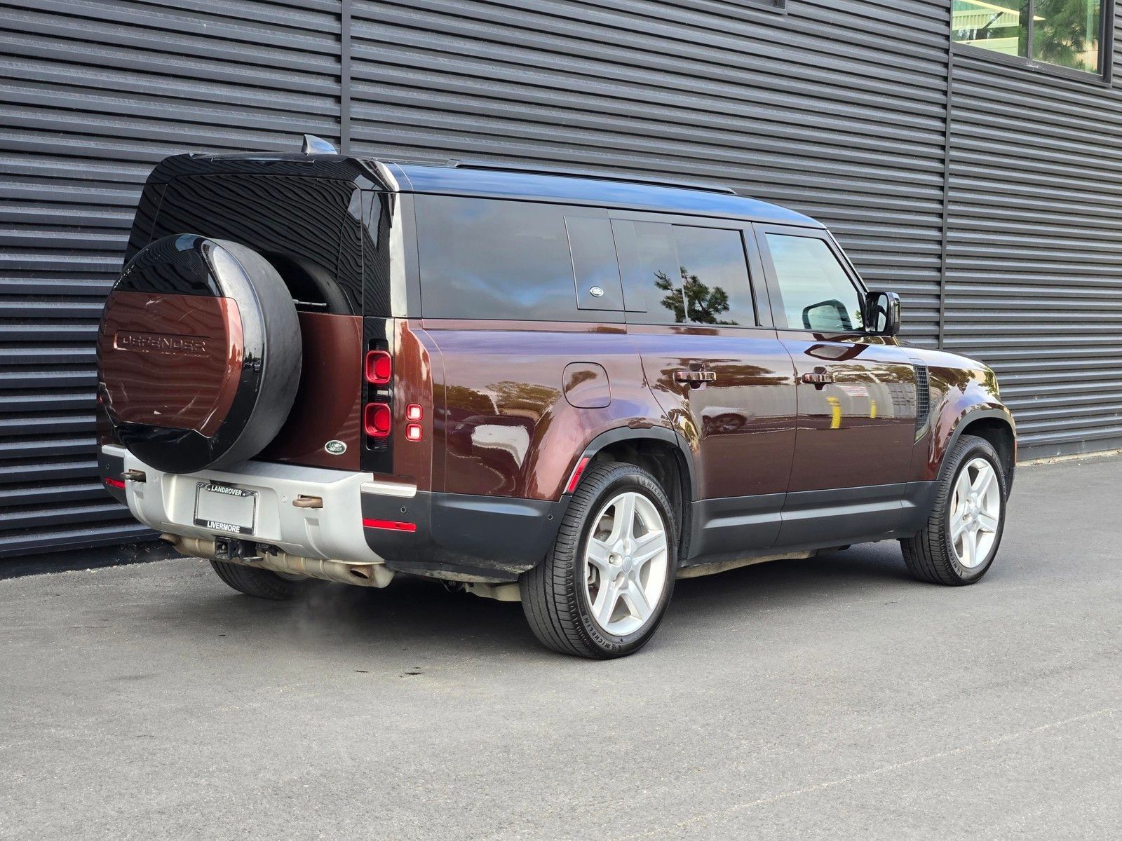 2023 Land Rover Defender 130 SE — foto completa 6 de 45