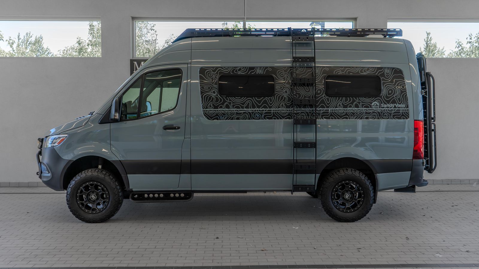 2023 Mercedes-Benz Sprinter 2500 Cargo 144 WB — full photo 2 of 34