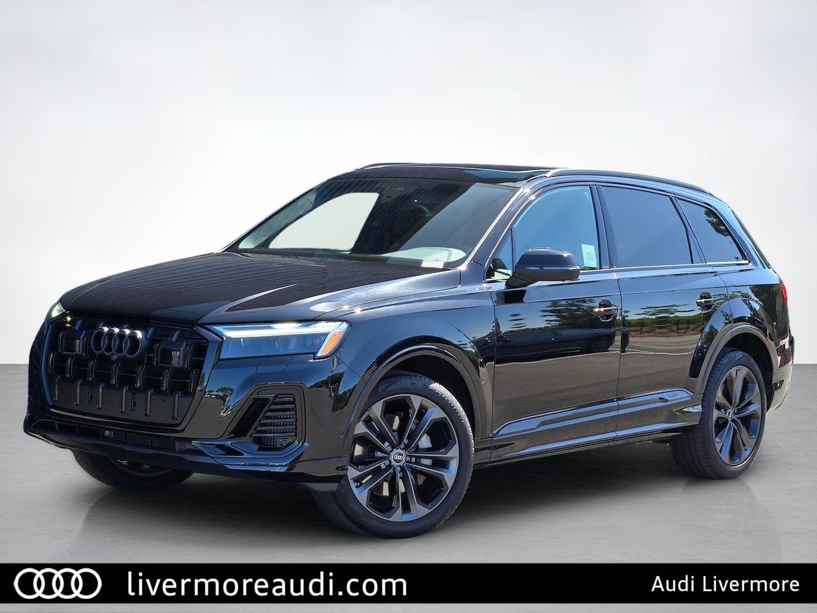 2025 Audi Q7 55 Premium Plus — full photo 1 of 45