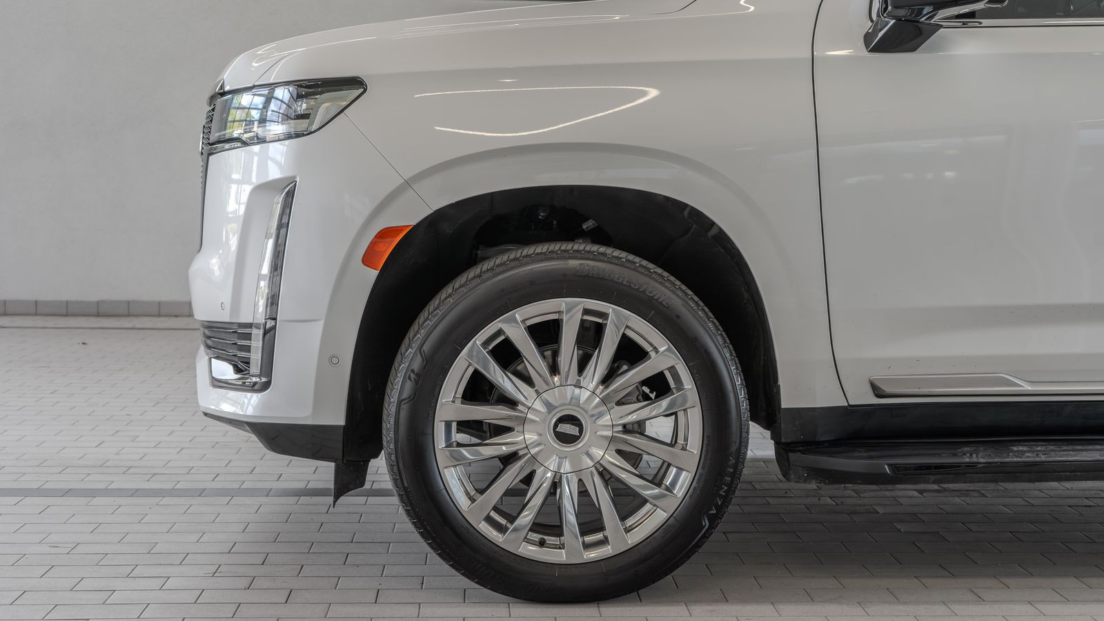 2023 Cadillac Escalade Premium Luxury — full photo 4 of 35