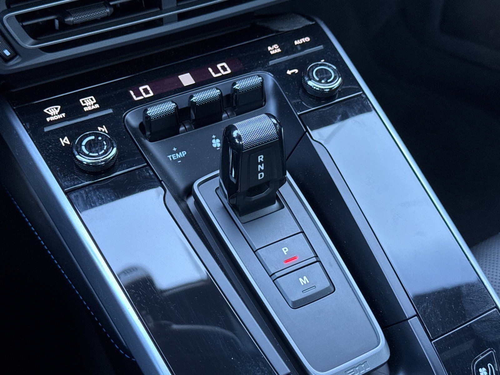 2025 Porsche 911 Turbo S — full photo 21 of 28