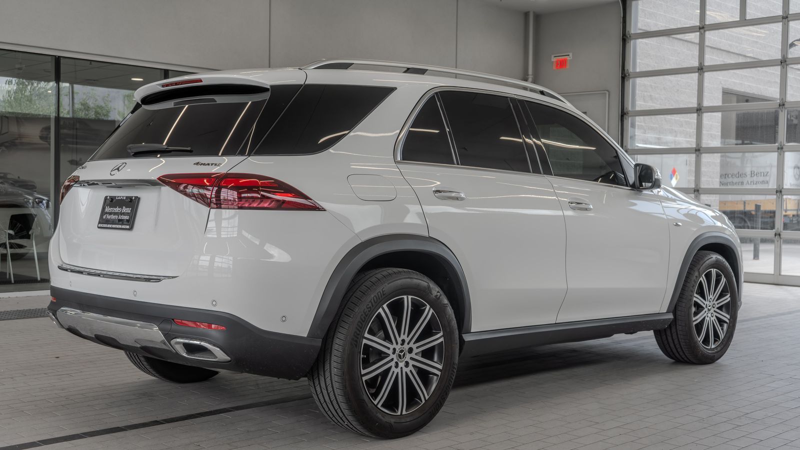 2025 Mercedes-Benz GLE GLE 450e — full photo 30 of 34