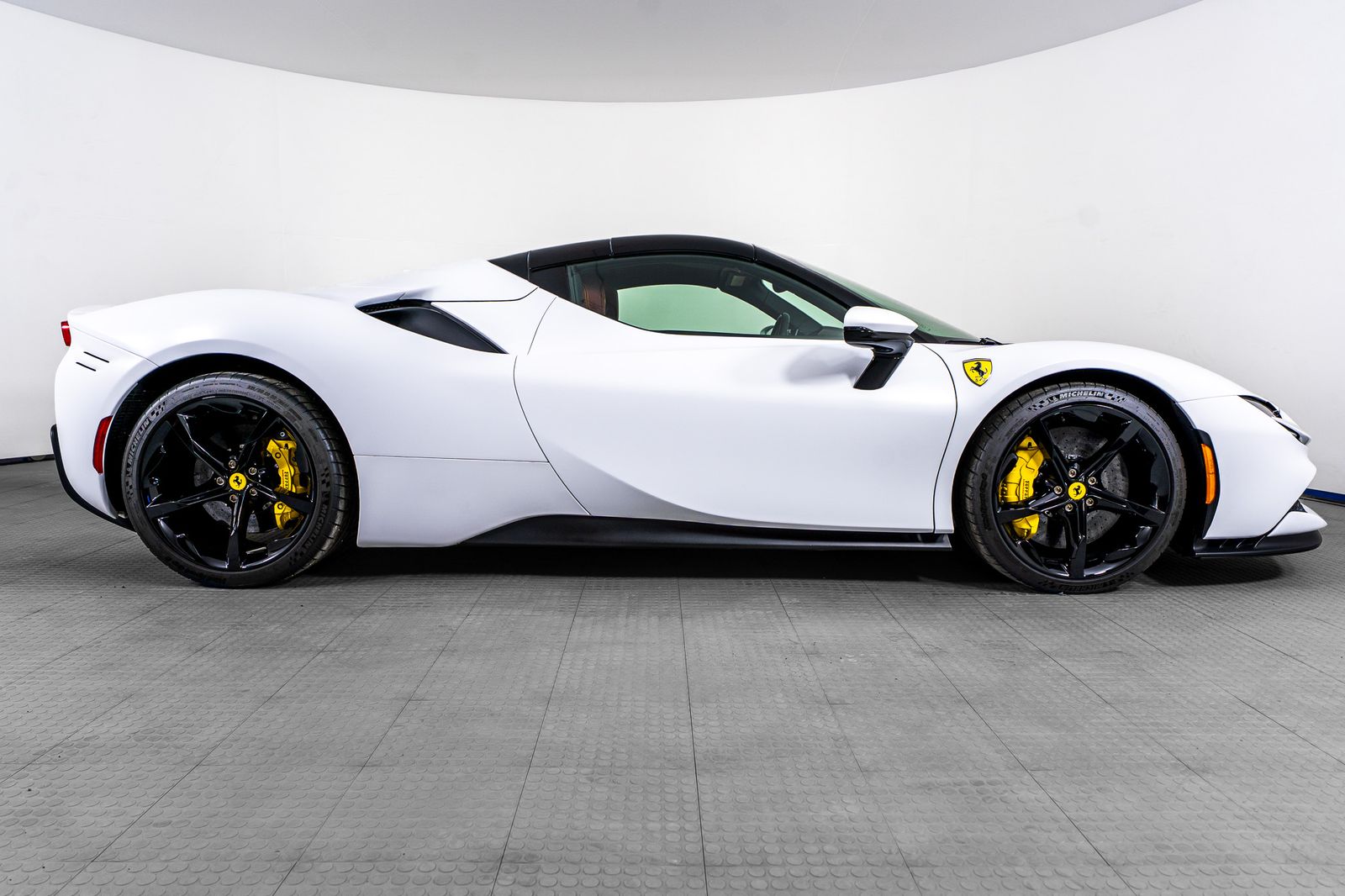 2024 Ferrari SF90 Spider — full photo 21 of 50
