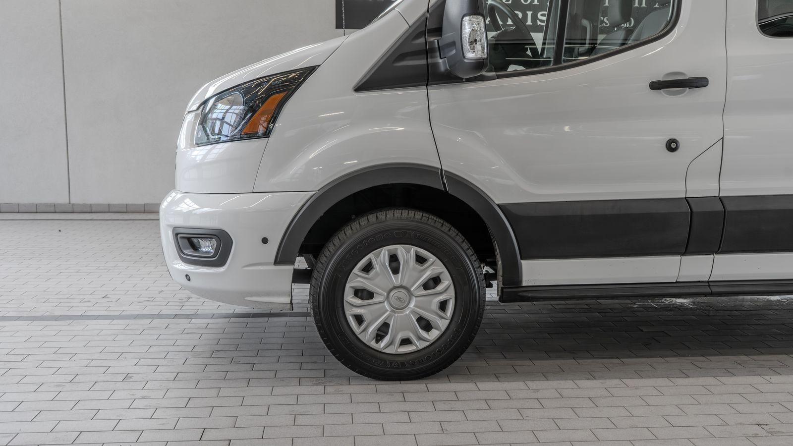 2024 Ford Transit-350 XLT — foto completa 4 de 35