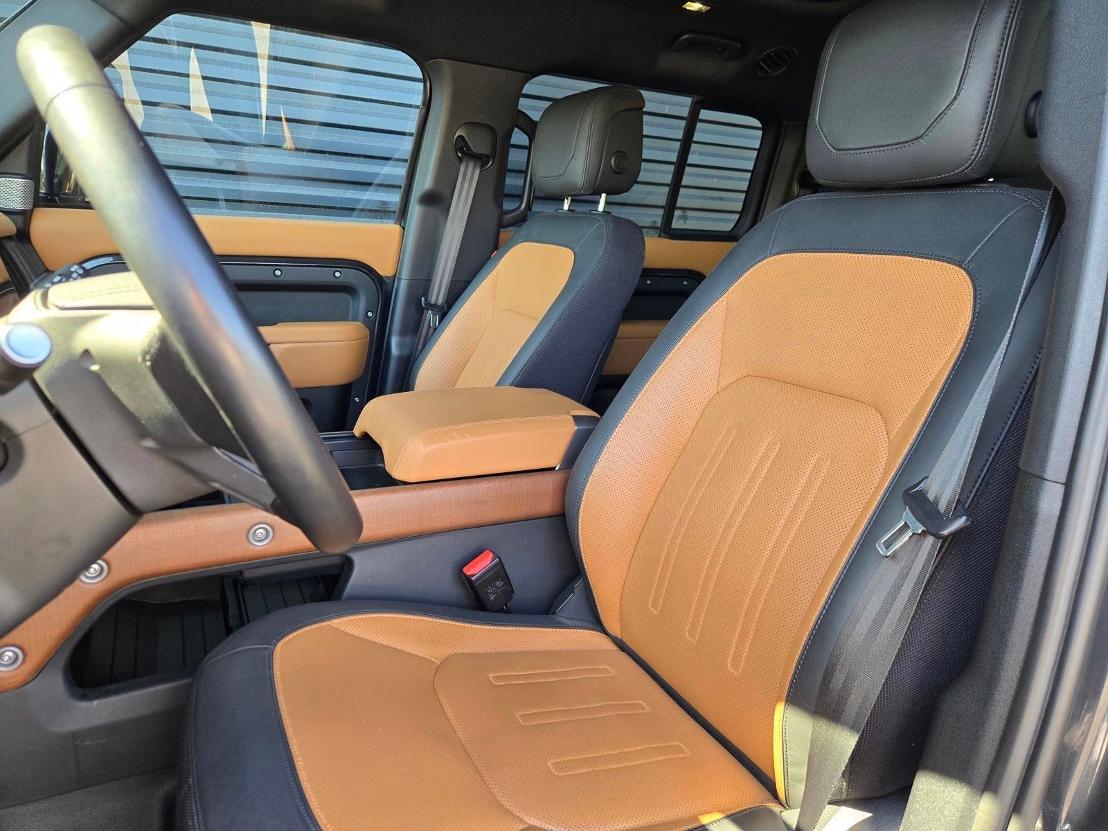 2023 Land Rover Defender 130 X — full photo 20 of 45