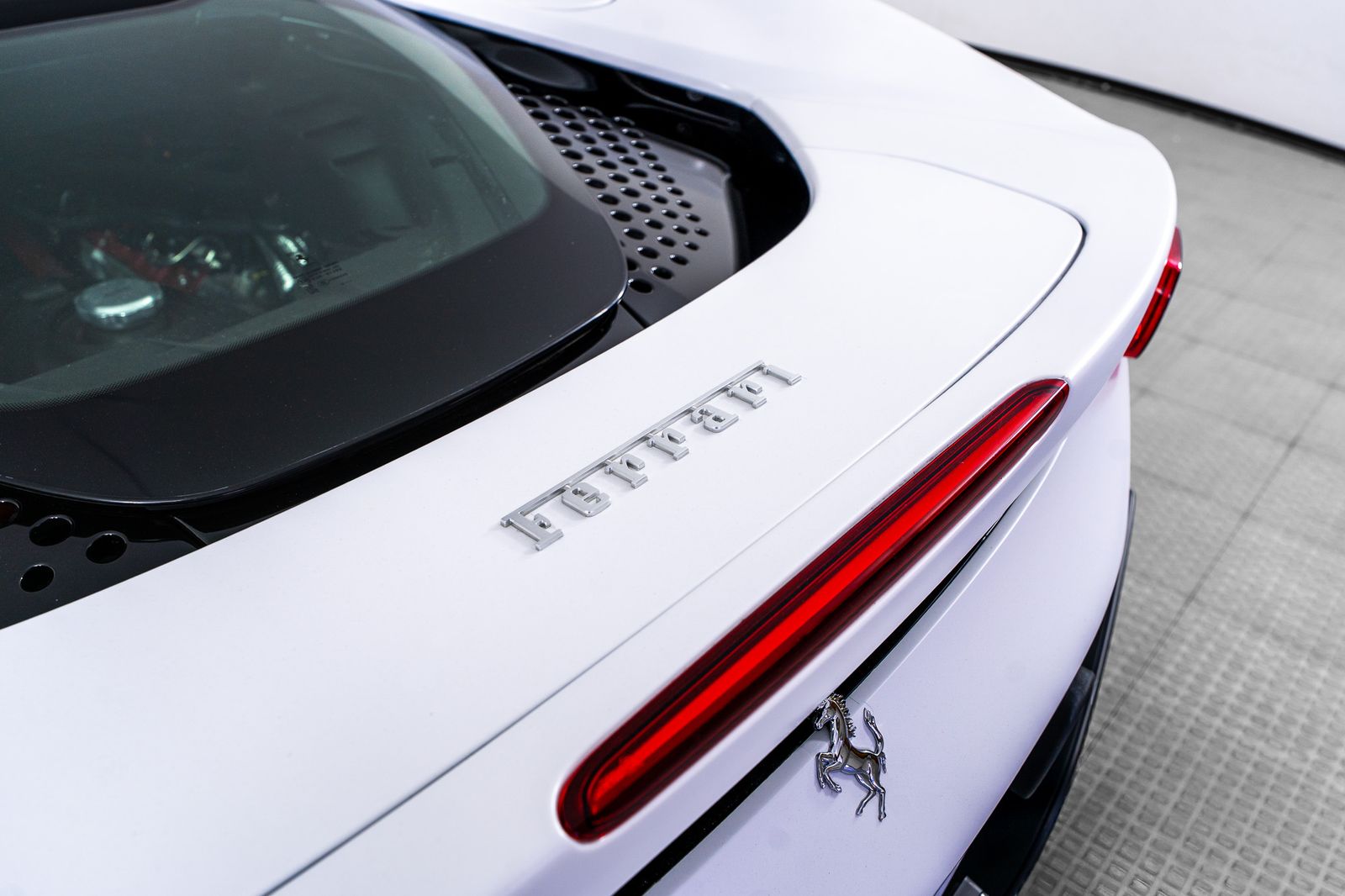 2024 Ferrari SF90 Spider — full photo 22 of 50