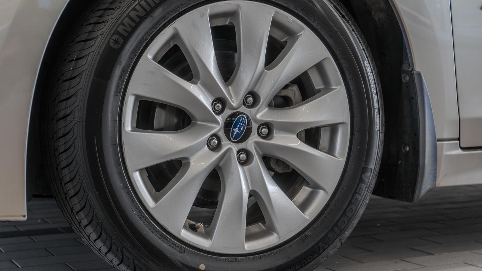 2015 Subaru Legacy 2.5i — full photo 31 of 34