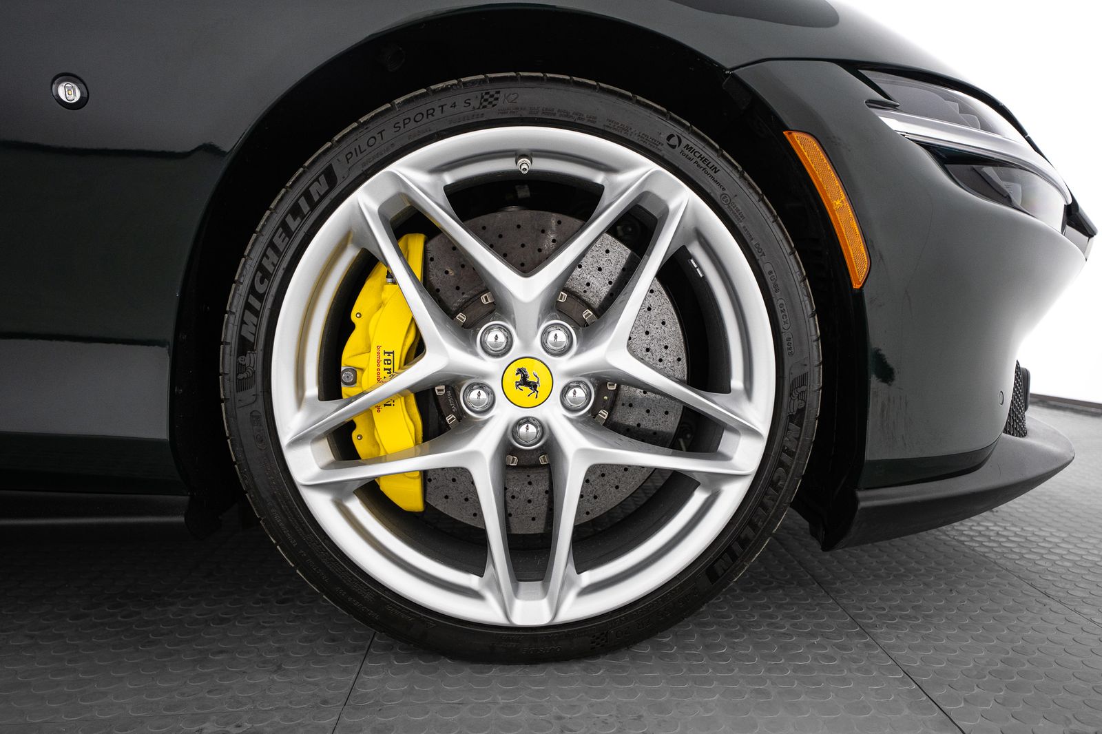 2023 Ferrari Roma — foto completa 10 de 45