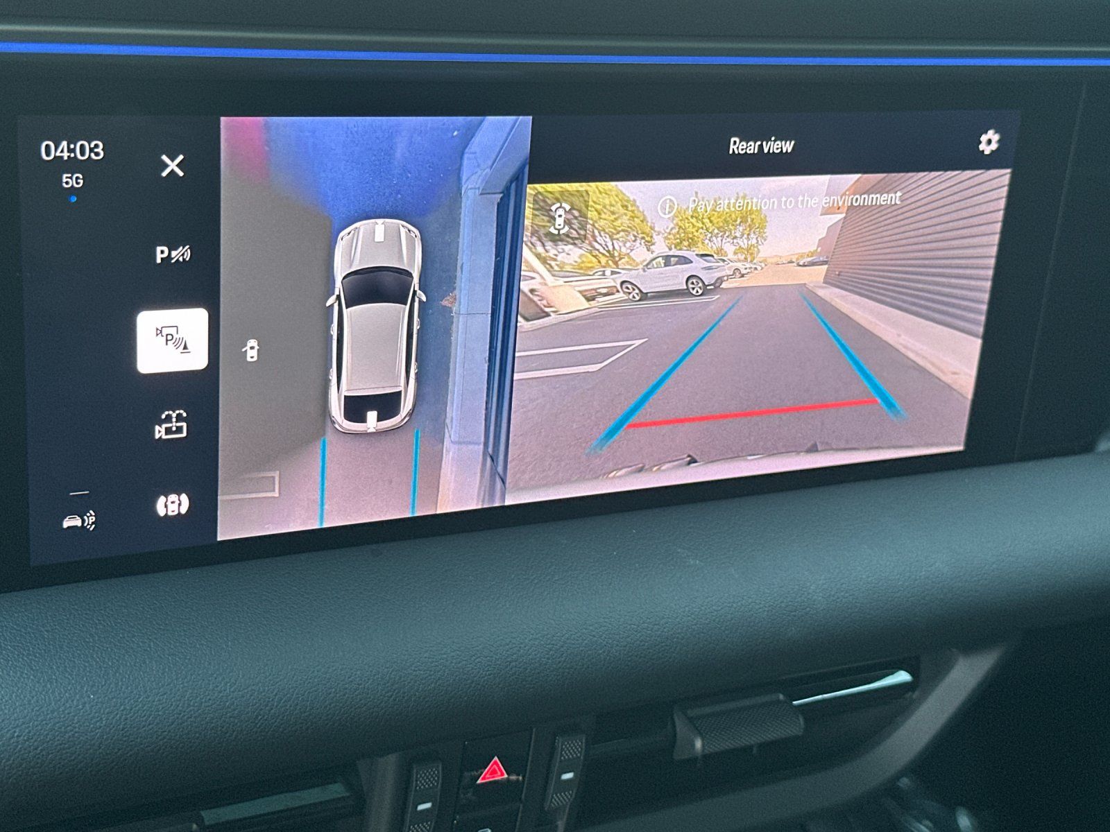 2025 Porsche Macan Electric Base — full photo 20 of 29