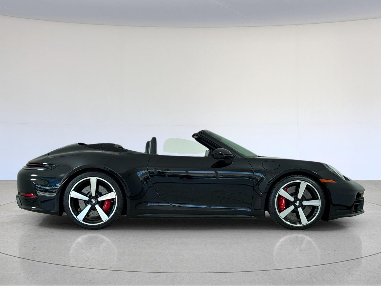 2025 Porsche 911 Carrera S — full photo 9 of 29