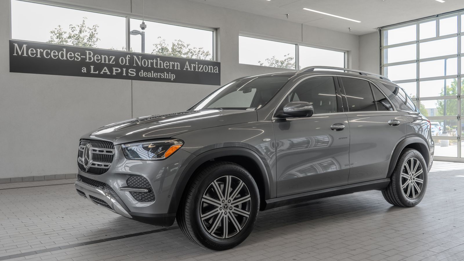 2025 Mercedes-Benz GLE GLE 450e — full photo 3 of 35