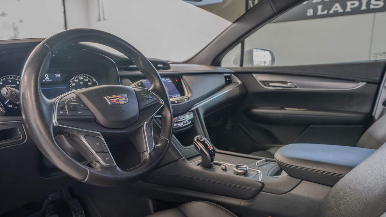2020 Cadillac XT5 Luxury — full photo 7 of 34