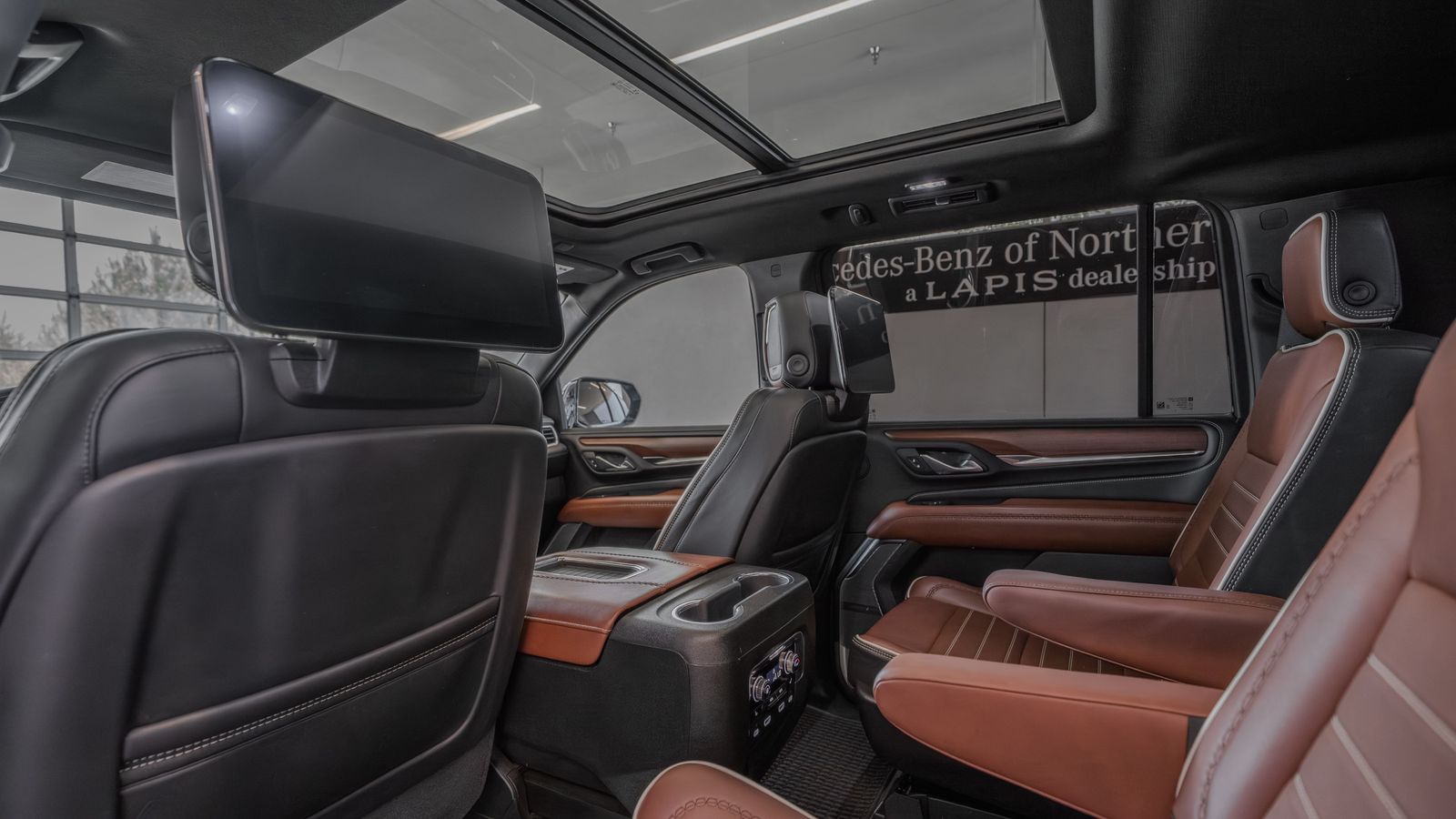 2024 GMC Yukon XL Denali Ultimate — full photo 26 of 35