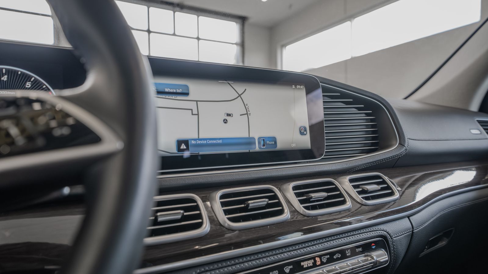2025 Mercedes-Benz GLE GLE 450 — full photo 33 of 34