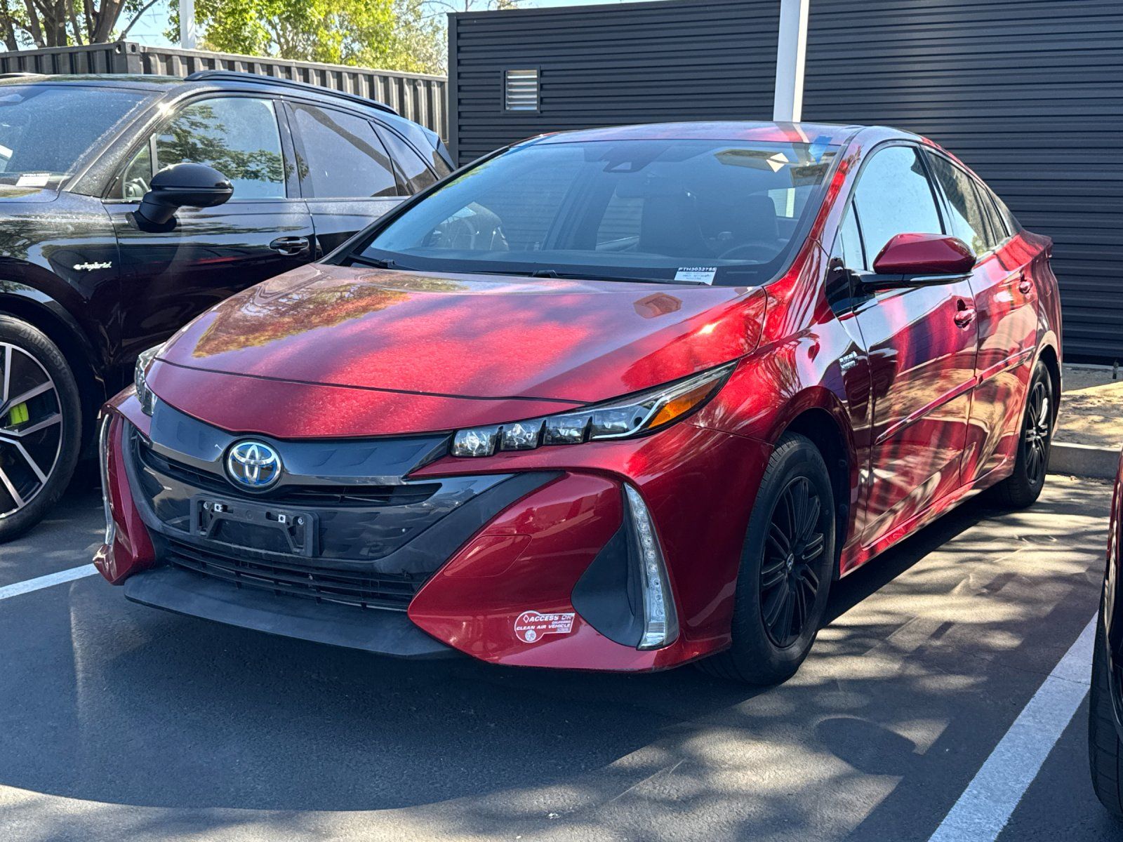 2017 Toyota Prius Prime Premium — full photo 2 of 3