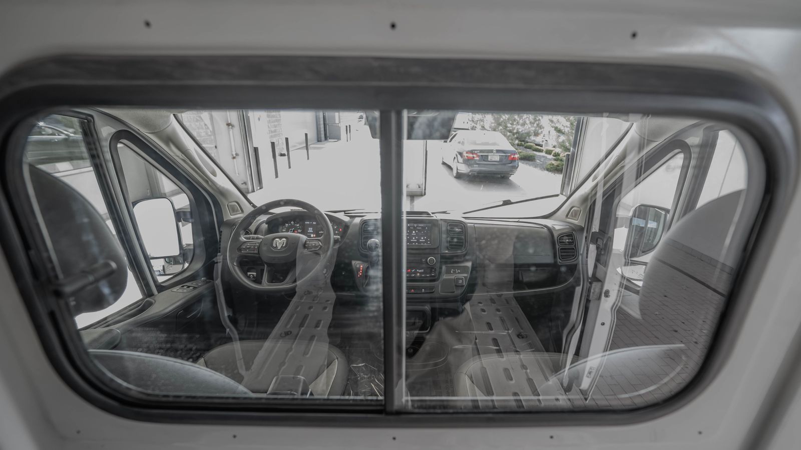 2025 Ram ProMaster 2500 High Roof — full photo 26 of 34