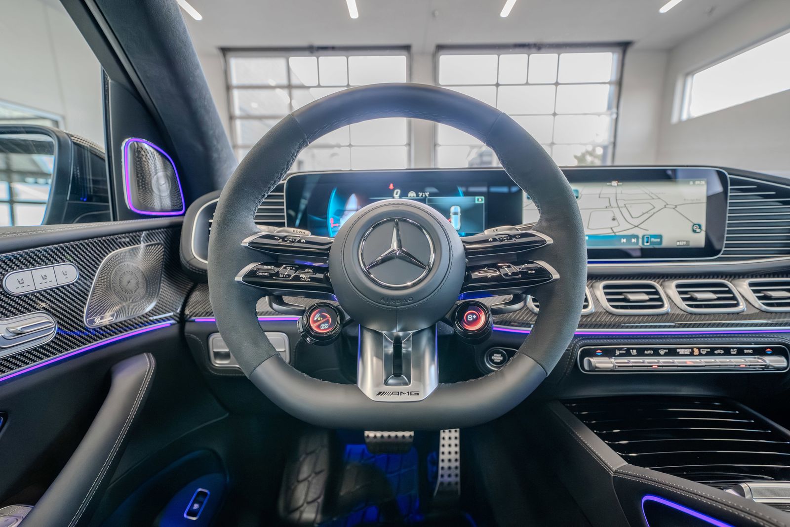 2026 Mercedes-Benz GLS GLS 63 AMG® — foto completa 9 de 36