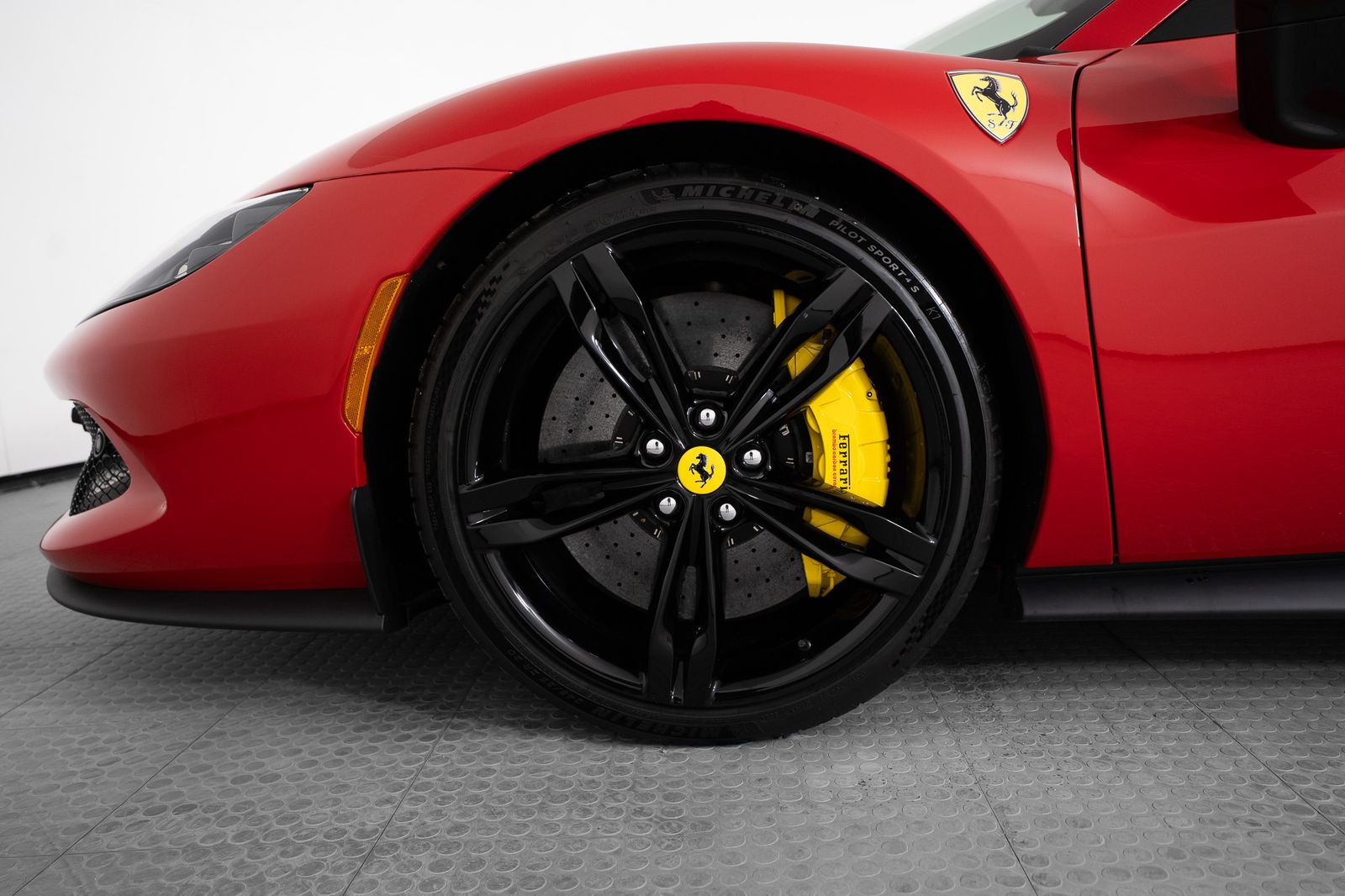 2025 Ferrari 296 GTS — full photo 12 of 43