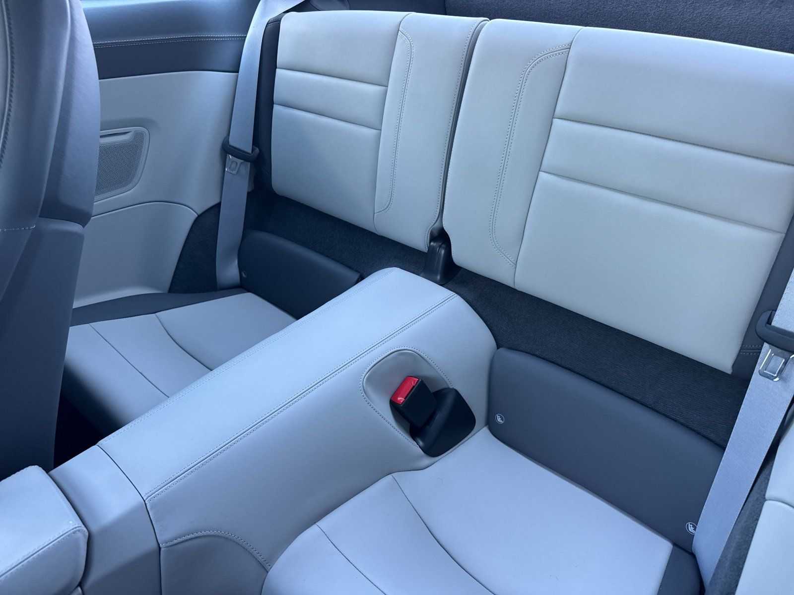 2026 Porsche 911 Carrera — full photo 14 of 29