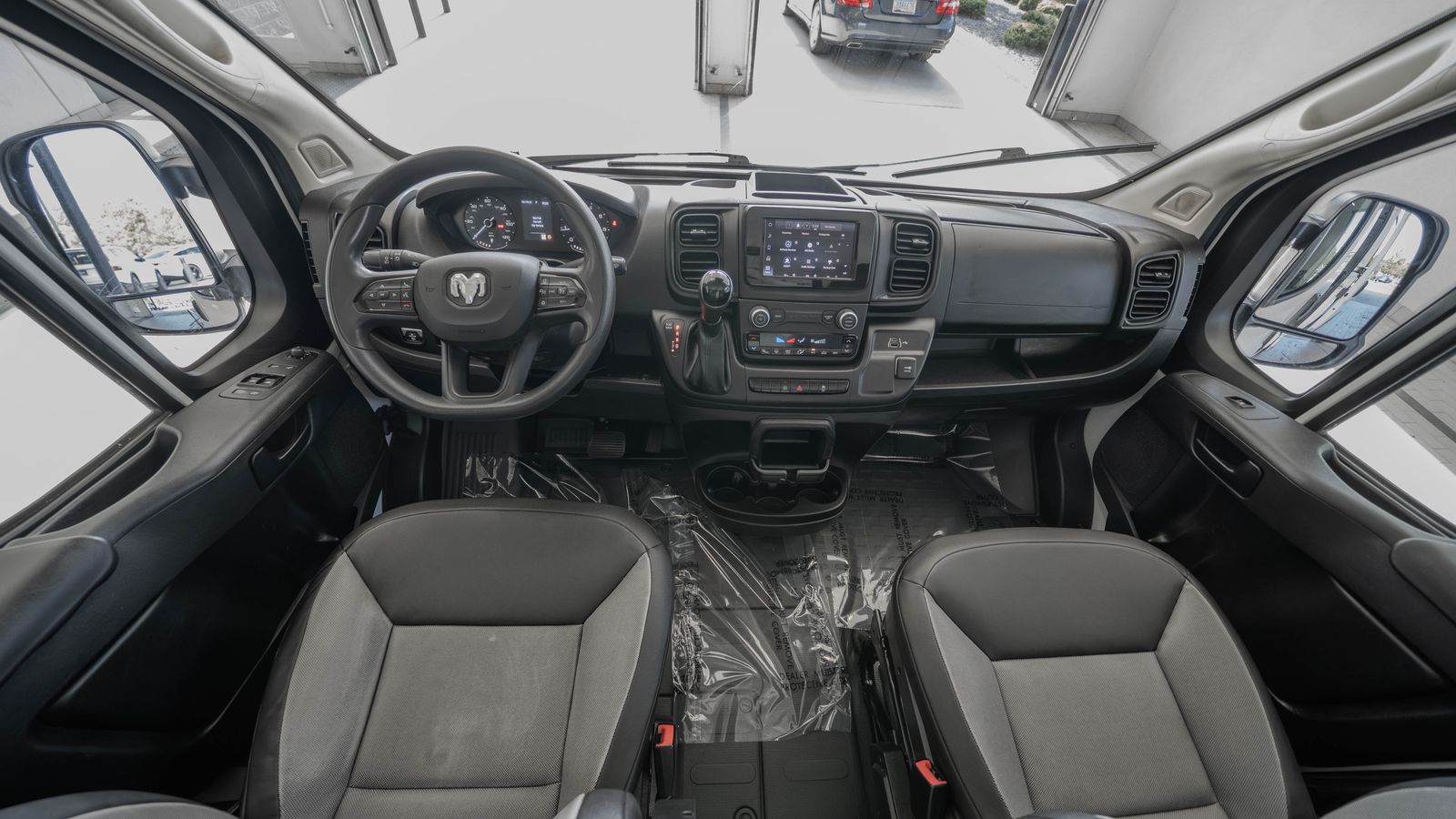 2025 Ram ProMaster 2500 High Roof — full photo 8 of 34