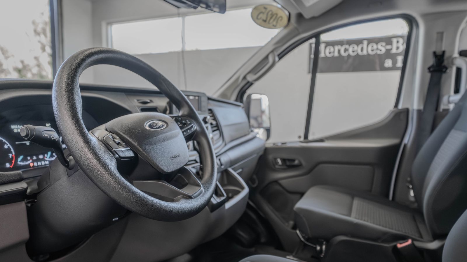 2025 Ford Transit-250 Base — full photo 7 of 31