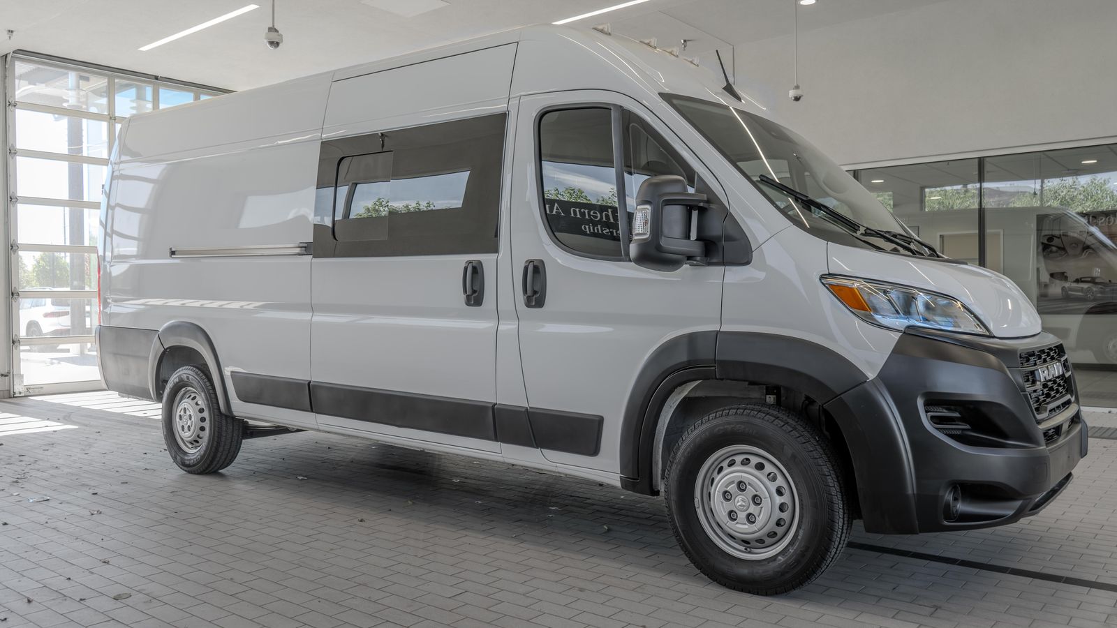 2024 Ram ProMaster 3500 High Roof — full photo 12 of 36