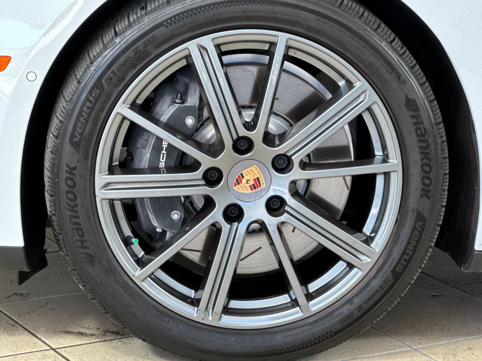 2026 Porsche Panamera E-Hybrid 4 — full photo 27 of 30
