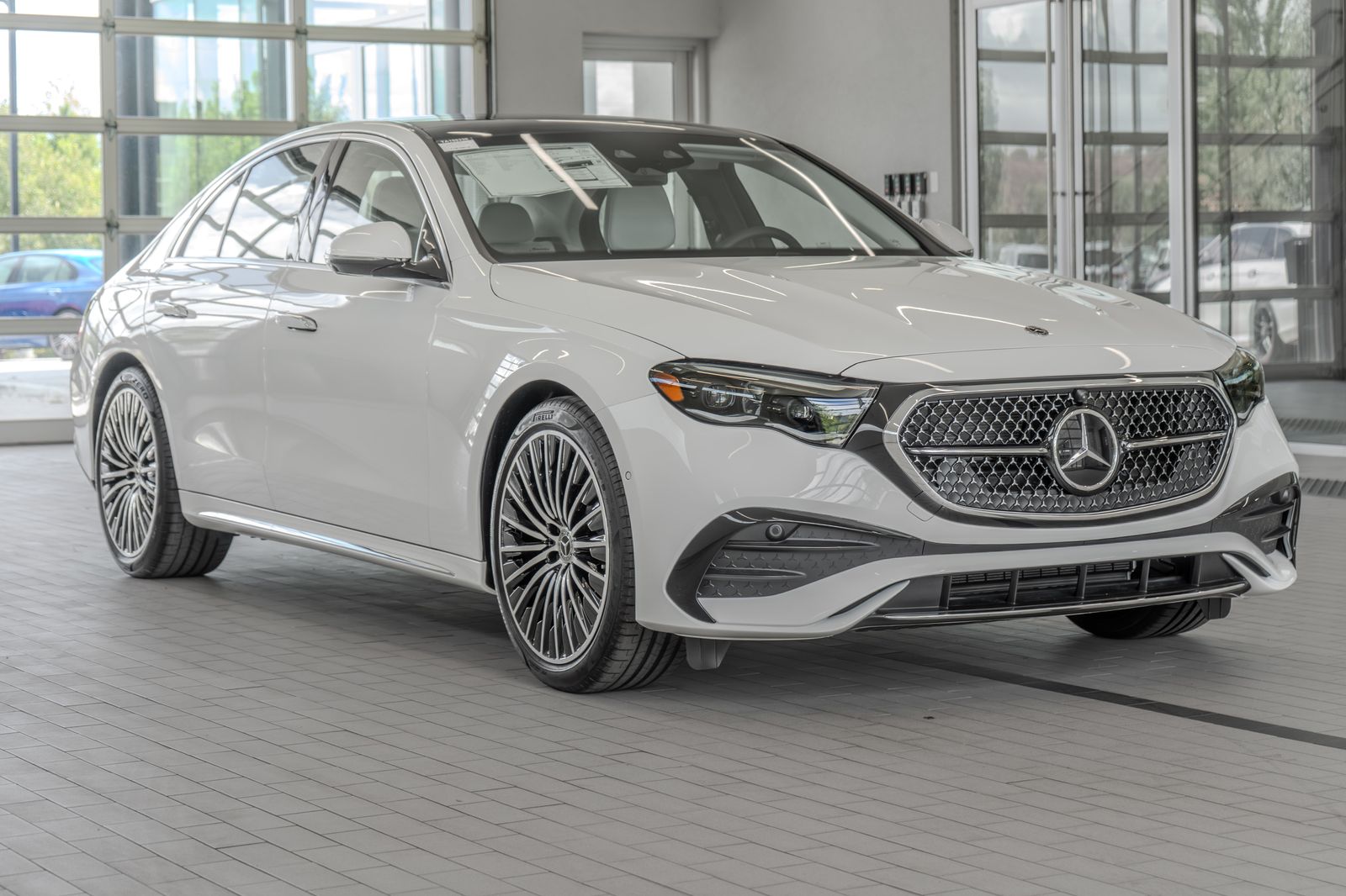 2026 Mercedes-Benz E-Class E 350 — foto completa 21 de 36