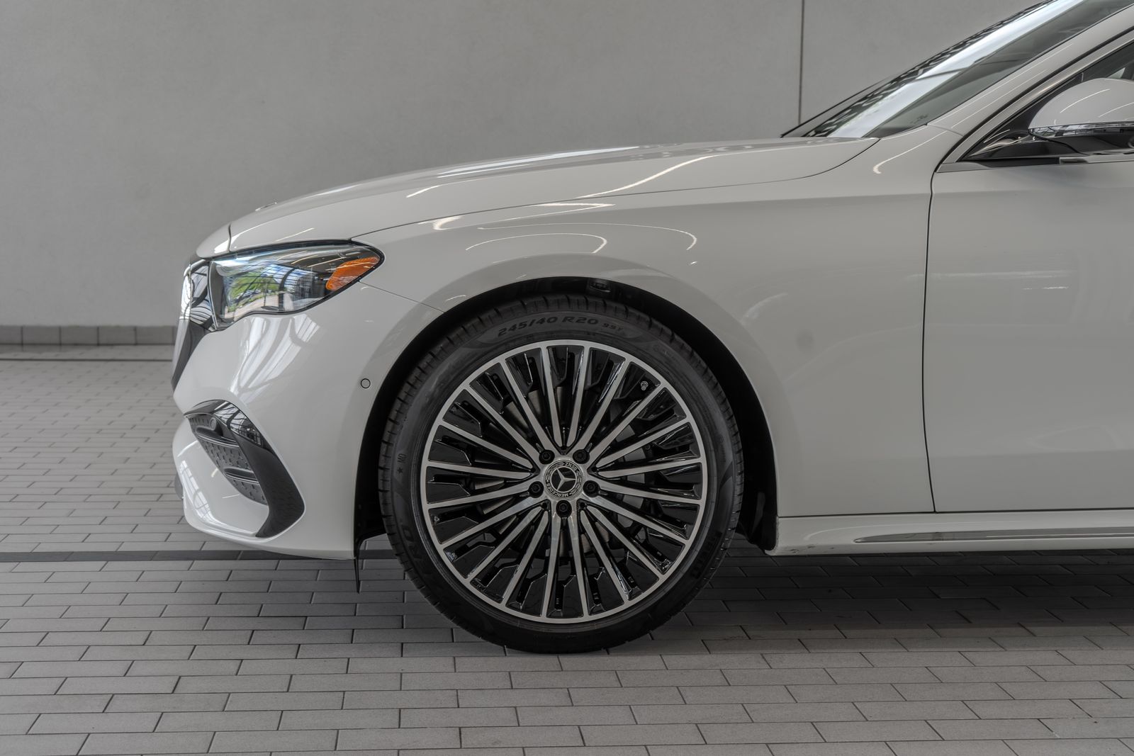 2026 Mercedes-Benz E-Class E 350 — foto completa 4 de 36