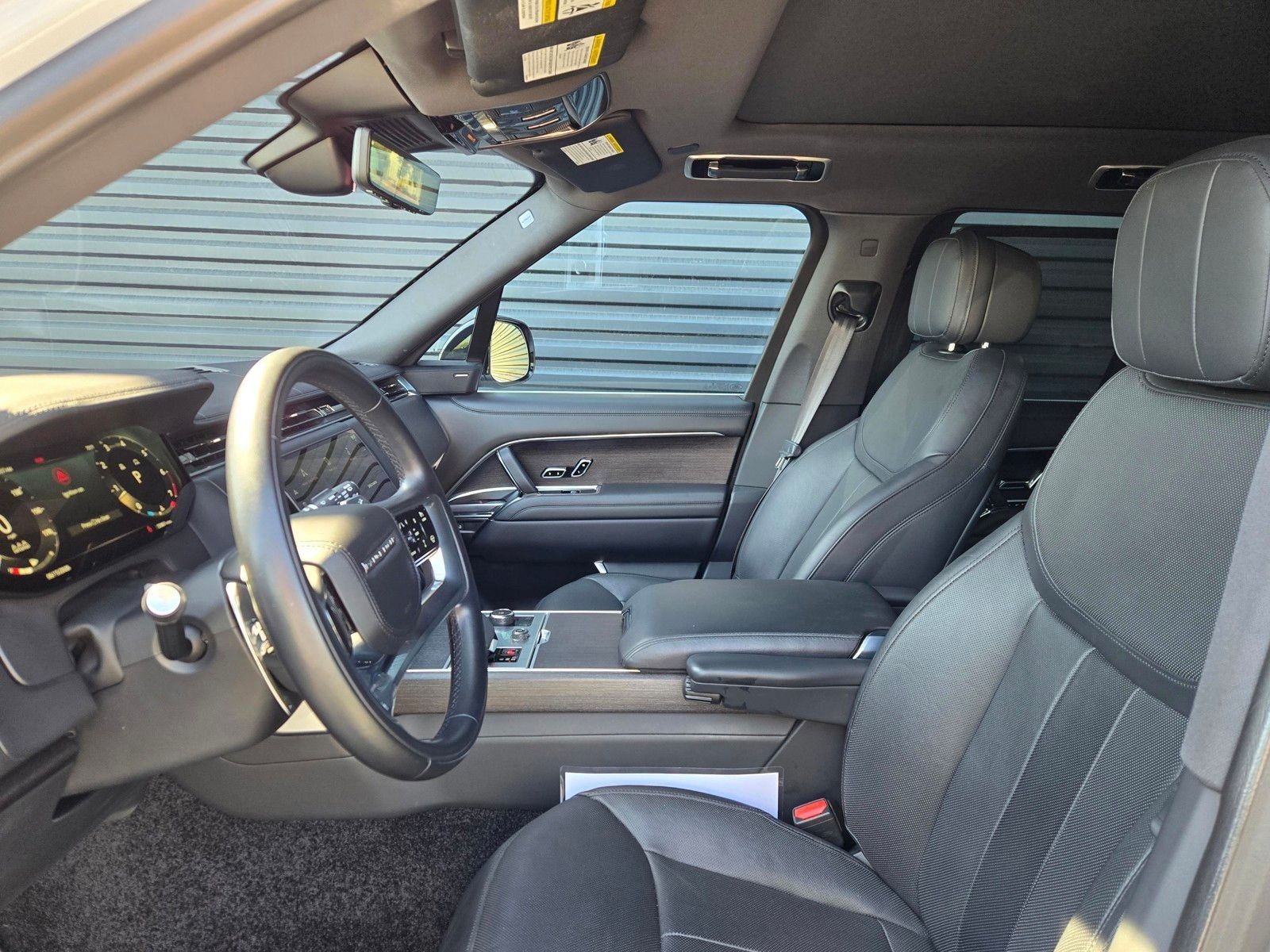 2023 Land Rover Range Rover SE — full photo 26 of 45